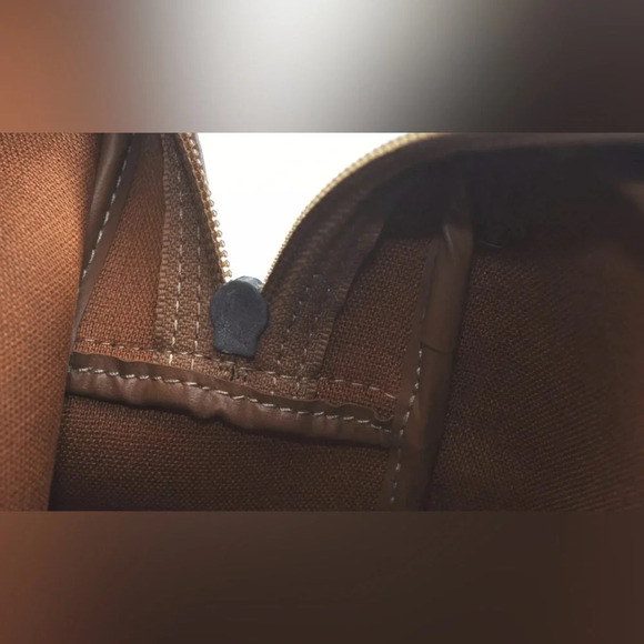 Christian Dior Vintage Honeycomb Clutch/Cosmetic Bag With Crossbody Strap. - Picture 16 of 17